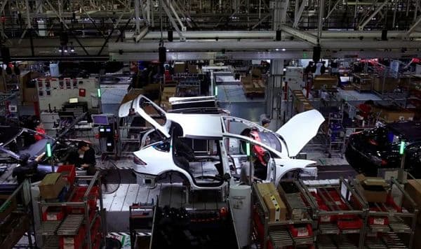 Tesla dừng Model S và Model X, đặt cược tương lai vào robot và taxi tự lái