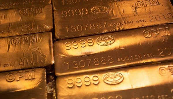 Bài học bậc thầy của Warren Buffett về vàng: Vì sao kim loại quý tăng mạnh nhưng không