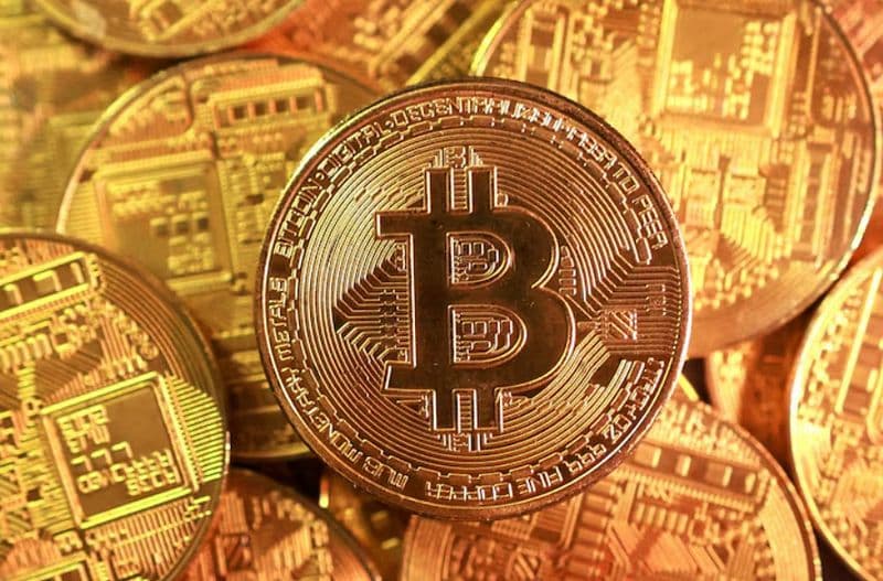 Bitcoin dao động quanh mốc 70.000 USD: Khủng hoảng niềm tin hay bước đệm cho chu kỳ tăng mới?
