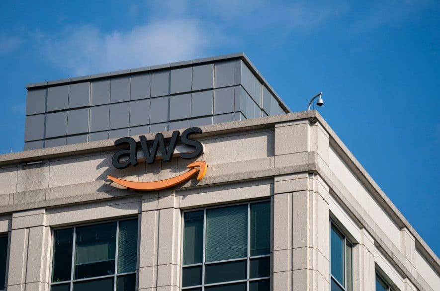 Amazon có thể bán chip AI ra thị trường: Tham vọng 50 tỷ USD thách thức Nvidia