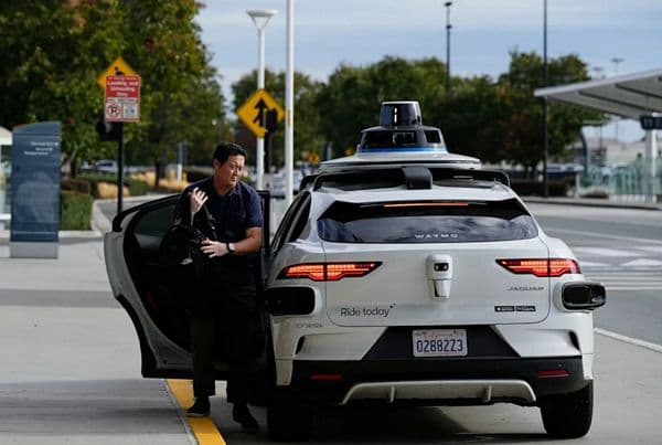 Vì sao năm 2026 có thể là bước ngoặt lịch sử của Waymo trong cuộc đua xe tự