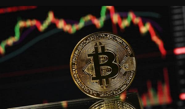 Bitcoin suýt thủng mốc 60.000 USD rồi bật tăng: Nhịp hồi kỹ thuật hay khởi đầu cho chu kỳ giảm sâu?