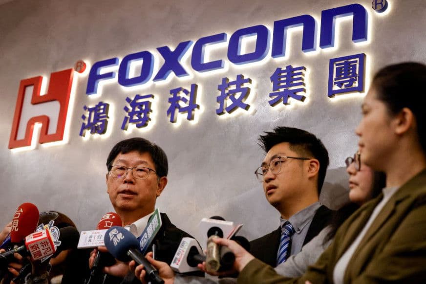 Foxconn tăng trưởng gần 30% nhờ làn sóng AI: Doanh thu kỷ lục nhưng cảnh báo rủi ro địa chính trị