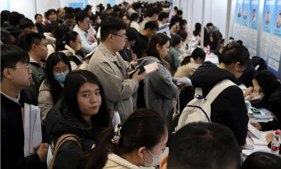 Thất nghiệp tăng vọt tại Trung Quốc: Làn sóng AI và biến động toàn cầu đang “tái định hình” thị trường lao động trẻ