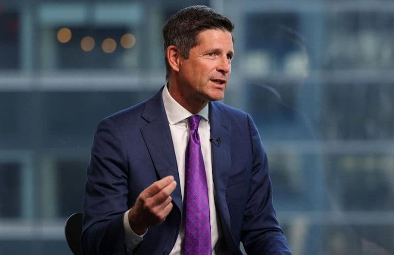 CEO Charles Schwab: Xây Dựng Tài Sản Quan Trọng Hơn Tiền Điện Tử Và Cờ Bạc Trong Kỷ Nguyên AI
