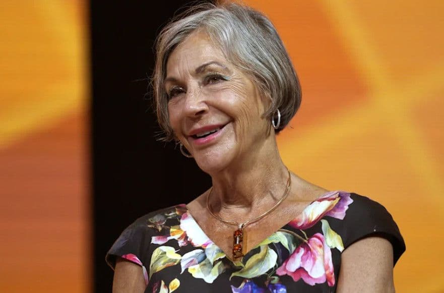 Alice Walton: Tỷ phú Walmart không điều hành doanh nghiệp, dành hàng trăm triệu USD xây trường y