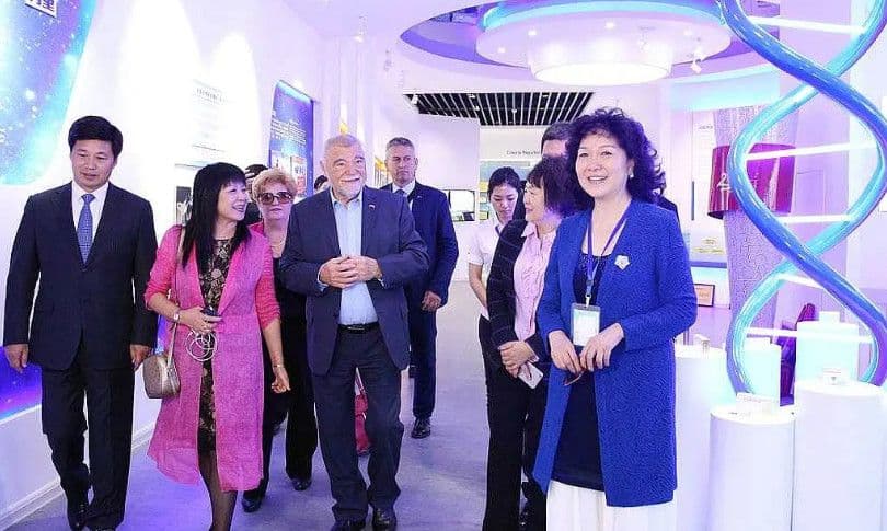 Án tù chung thân cho nữ hoàng vắc xin Trung Quốc