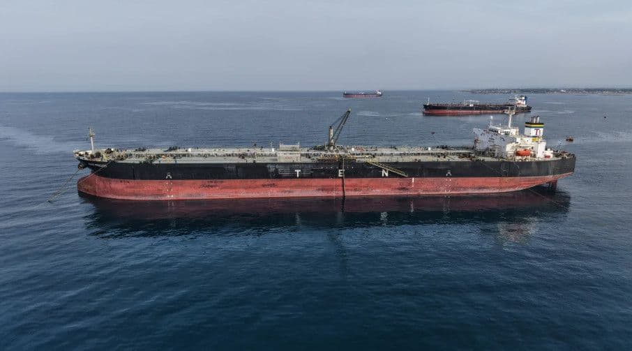 Giá dầu Brent tăng 2,7% khi Trump bác đề xuất mở lại eo biển Hormuz