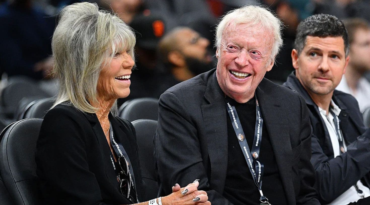 Phil Knight, đồng sáng lập Nike, quyên tặng 1 tỷ USD cho Đại học Oregon để lập trường kỹ thuật