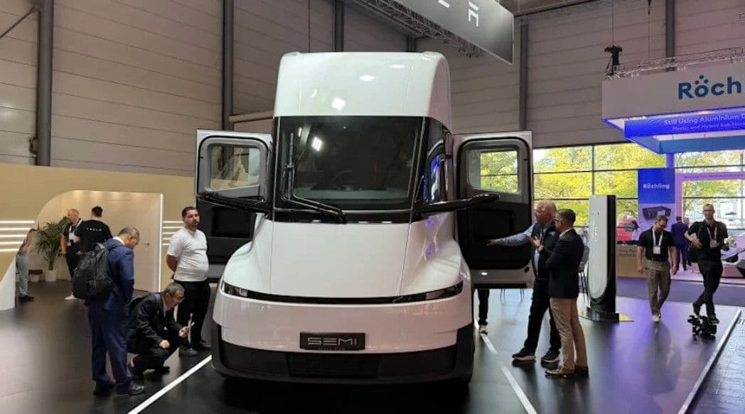 Tesla Semi chính thức bước vào giai đoạn mới: Nhà máy 50.000 xe/năm và đơn hàng 2.500 xe điện gây chú ý