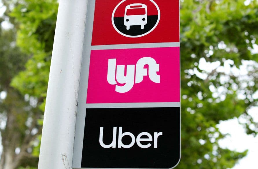 Vì sao Uber và Lyft trải qua một năm khó khăn khi Tesla, Waymo và Zoox tăng tốc xe tự lái?