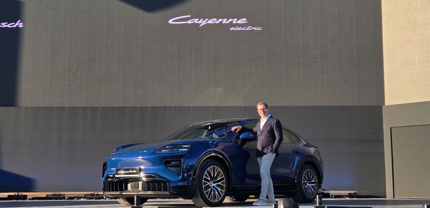 70 chiếc Porsche tụ họp tại Seoul: Từ huyền thoại đường đua đến Cayenne Coupé Electric