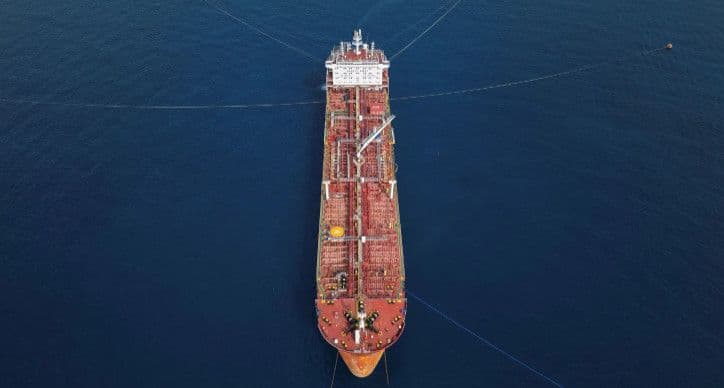 Giá dầu Mỹ vượt 100 USD/thùng, dầu Brent lên đỉnh 5 tháng khi Iran tuyên bố sẵn sàng cho chiến tranh