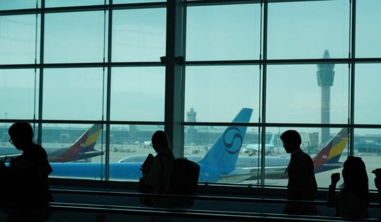 Korean Air và Asiana tăng phụ phí nhiên liệu tháng 11: Vé bay đường dài chịu thêm gần 820.000 won khứ hồi