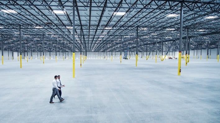 Lãi Suất Cao Khiến Các Văn Phòng Gia Đình Thận Trọng Hơn Với Bất Động Sản: Cơ Hội Nằm Ở Tài Sản Định Giá Thấp