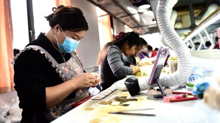Lợi nhuận công nghiệp Trung Quốc tăng mạnh nhất 3 tháng, bùng nổ AI làm lộ rõ khoảng cách kinh tế