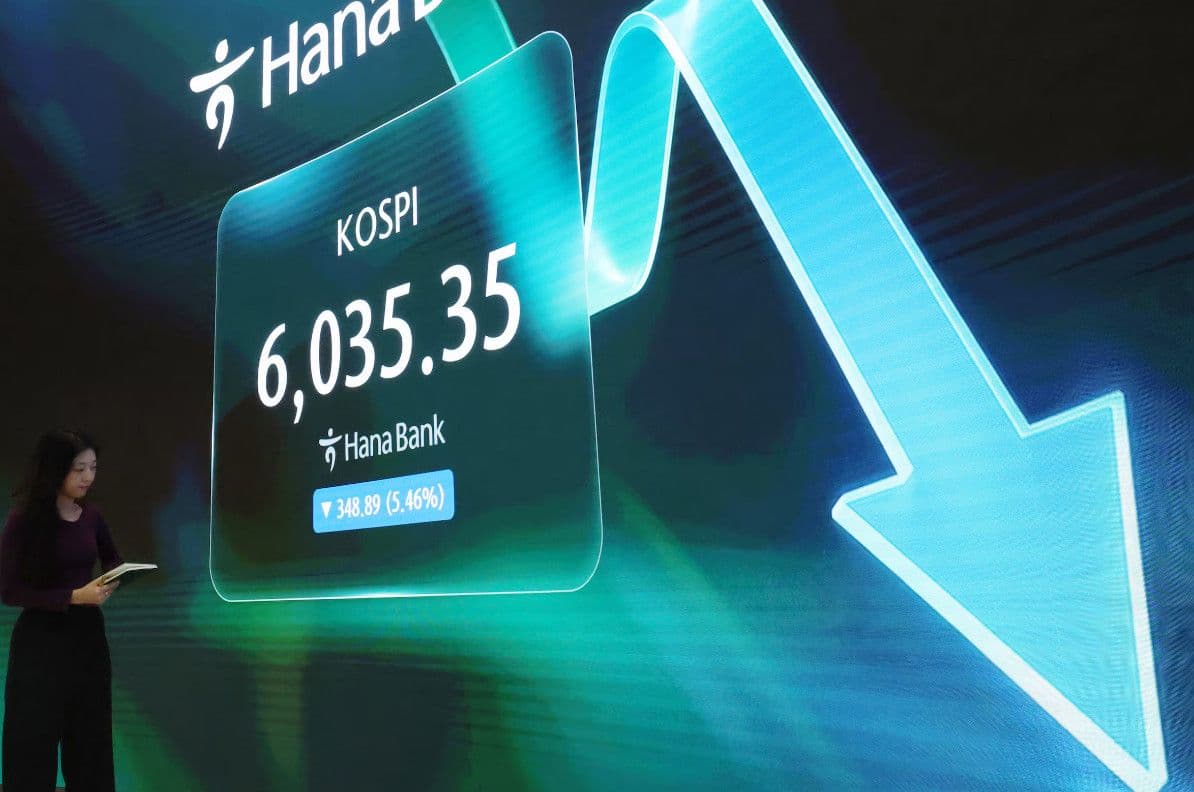 Nhà đầu tư nước ngoài bán ròng 3,8% vốn hóa chứng khoán Hàn Quốc: Vì sao Đài Loan chịu áp lực thấp hơn?