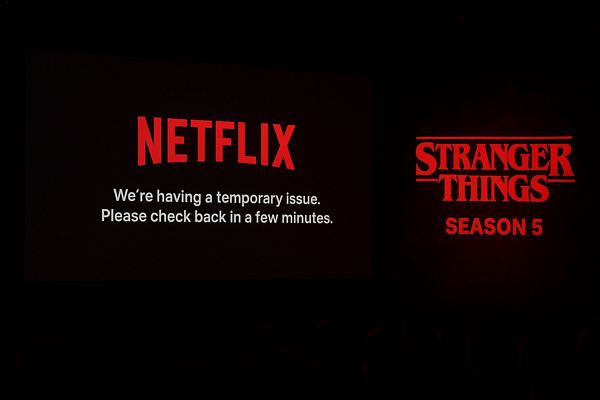 Netflix gặp sự cố gián đoạn trong buổi ra mắt phần thứ năm của Stranger Things Netflix gặp sự cố gián đoạn trong buổi ra mắt phần thứ năm của Stranger Things