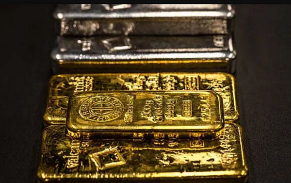 Vàng và bạc chững lại cuối năm 2025 nhưng ghi nhận chu kỳ tăng mạnh nhất kể từ thập niên 1970