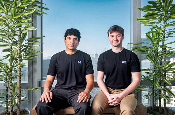 AI có thực sự không thể học ‘kỹ năng con người’? Hai tỷ phú trẻ ở Thung lũng Silicon đang thách thức Jamie Dimon AI có thực sự không thể học ‘kỹ năng con người’? Hai tỷ phú trẻ ở Thung lũng Silicon đang thách thức Jamie Dimon