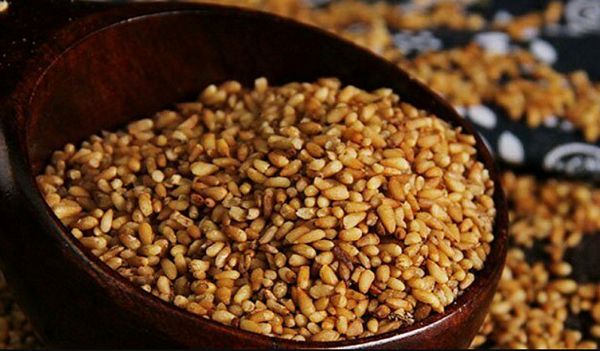 Bá tử nhân là gì? Công dụng an thần, nhuận tràng và cách dùng trong Đông y