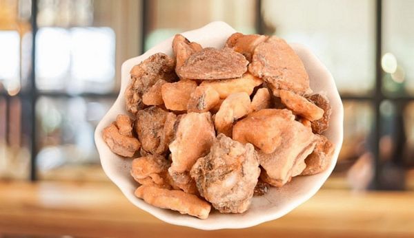 Cánh kiến trắng là gì? Công dụng, bài thuốc và giá trị dược liệu An tức hương