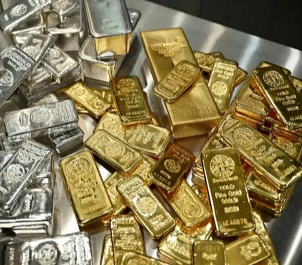 Giá vàng giảm mạnh, bạc lao dốc 20%: Thị trường kim loại quý đảo chiều sau cú sốc Fed