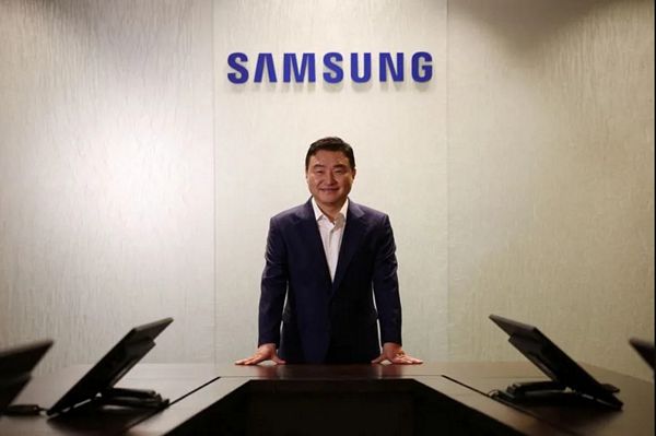 Samsung tăng tốc cuộc đua AI: Mục tiêu 800 triệu thiết bị dùng chip Gemini, tạo áp lực chưa từng có lên Apple và OpenAI