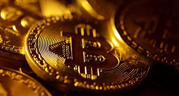 Bitcoin giảm 9%, chứng khoán châu Á lao dốc khi cổ phiếu công nghệ kéo Phố Wall đi xuống