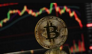 Bitcoin suýt thủng mốc 60.000 USD rồi bật tăng: Nhịp hồi kỹ thuật hay khởi đầu cho chu kỳ giảm sâu?
