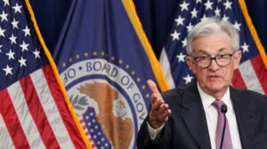 Fed có thể tăng lãi suất trở lại: Áp lực lạm phát và làn sóng vay tiêu dùng gia tăng tại Mỹ