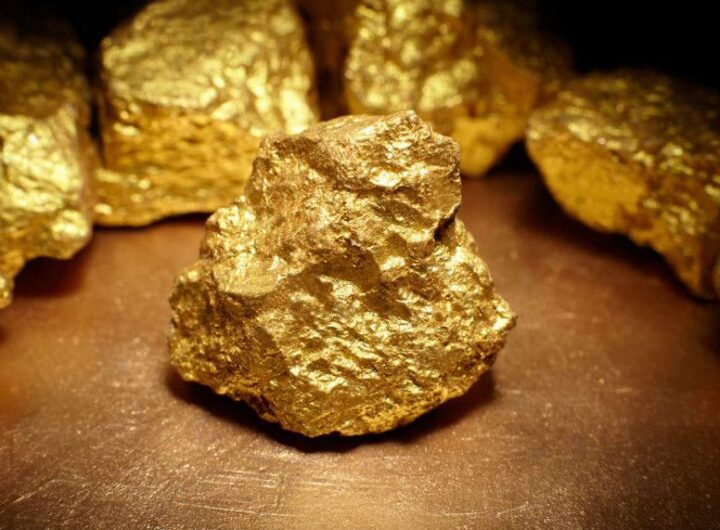 Giá vàng giằng co quanh mốc 4.500 USD/oz: Động lực nào quyết định xu hướng sắp tới?