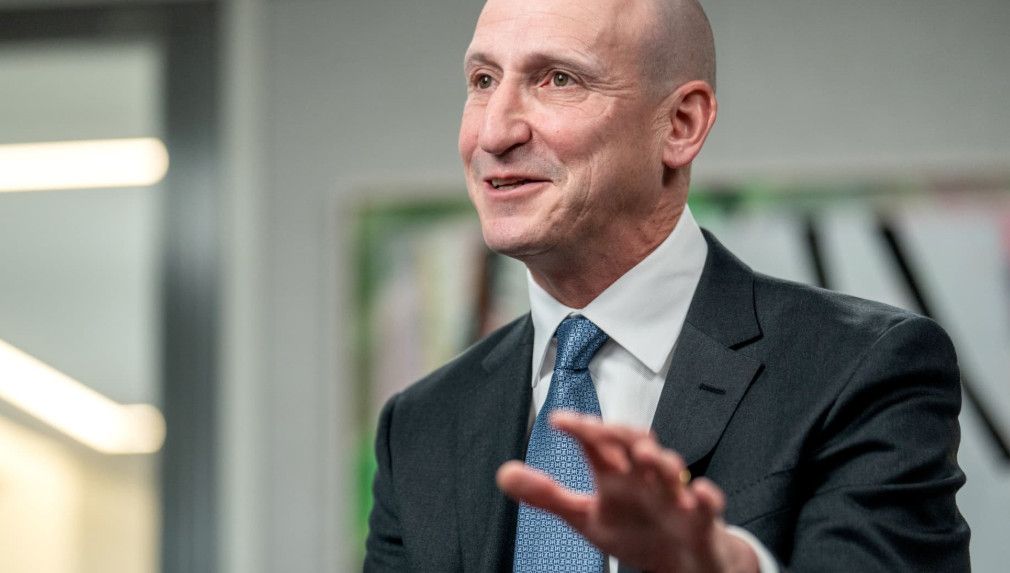 CEO quản lý 3.3 nghìn tỷ USD cảnh báo Gen Z: Đừng đầu tư theo “sở thích”, hãy nghĩ dài hạn để xây dựng tài sản