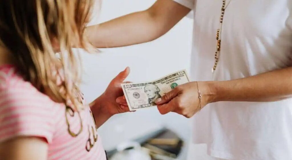 Dạy con về tiền bạc từ sớm: Chìa khóa giúp trẻ xây dựng tương lai tài chính vững chắc