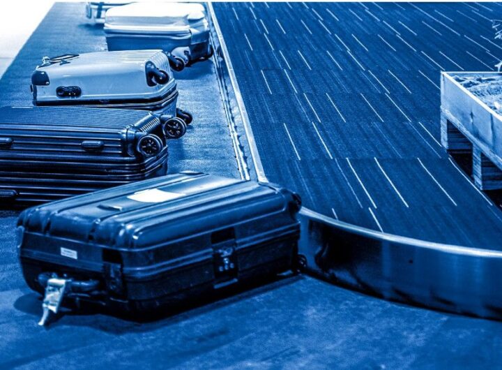 Delta Air Lines Tăng Phí Hành Lý 2026: Giá Nhiên Liệu Leo Thang Đẩy Chi Phí Bay Lên Cao