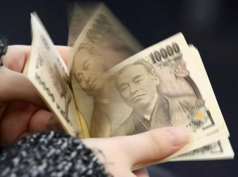 Đồng yên chịu áp lực: BOJ chậm chân trước lạm phát, nguy cơ mất giá kéo dài