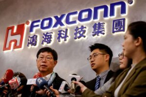 Foxconn tăng trưởng gần 30% nhờ làn sóng AI: Doanh thu kỷ lục nhưng cảnh báo rủi ro địa chính trị
