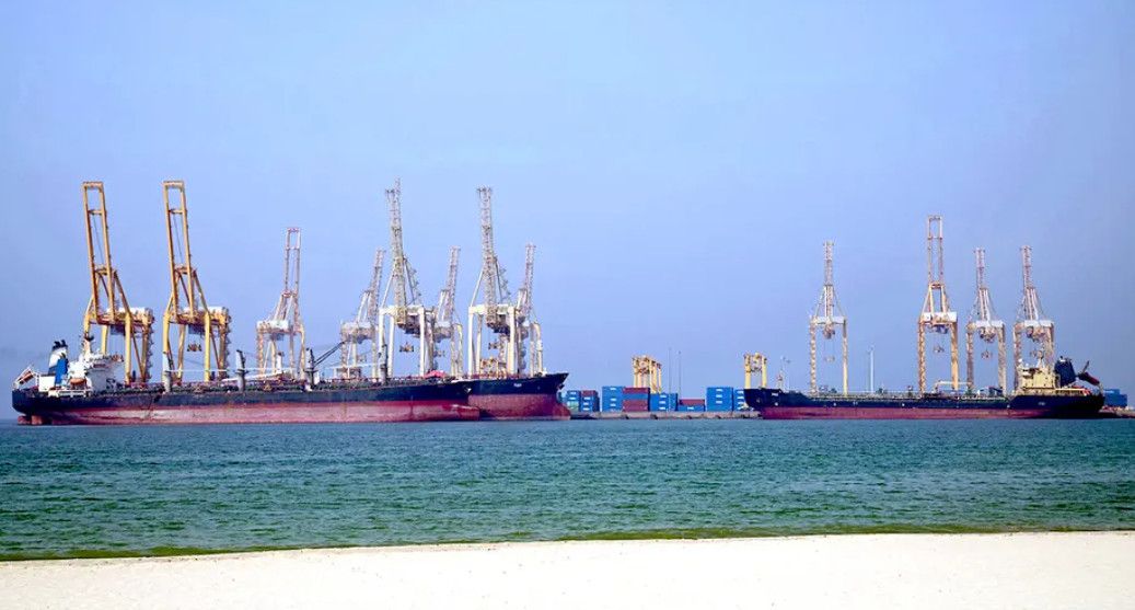 Giá dầu lao dốc mạnh sau tín hiệu hạ nhiệt Trung Đông: Eo biển Hormuz mở cửa, đàm phán hạt nhân Iran tiến triển