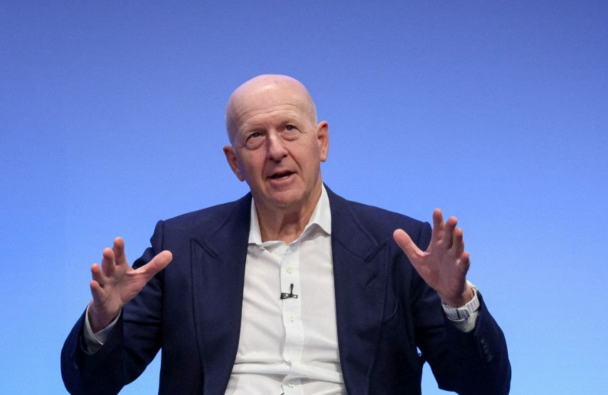 Goldman Sachs cảnh báo tiêu dùng Mỹ suy yếu: Giá xăng tăng sốc đe dọa kinh tế 2026