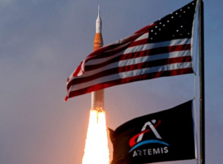 NASA trước bước ngoặt: Tên lửa Boeing đối mặt nguy cơ bị thay thế trong cuộc đua lên Mặt Trăng