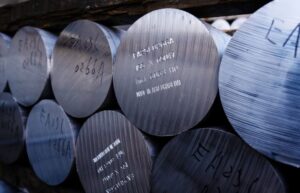 Nhà máy nhôm lớn nhất Trung Đông tê liệt sau tấn công Iran: Thị trường toàn cầu đối mặt cú sốc nguồn cung