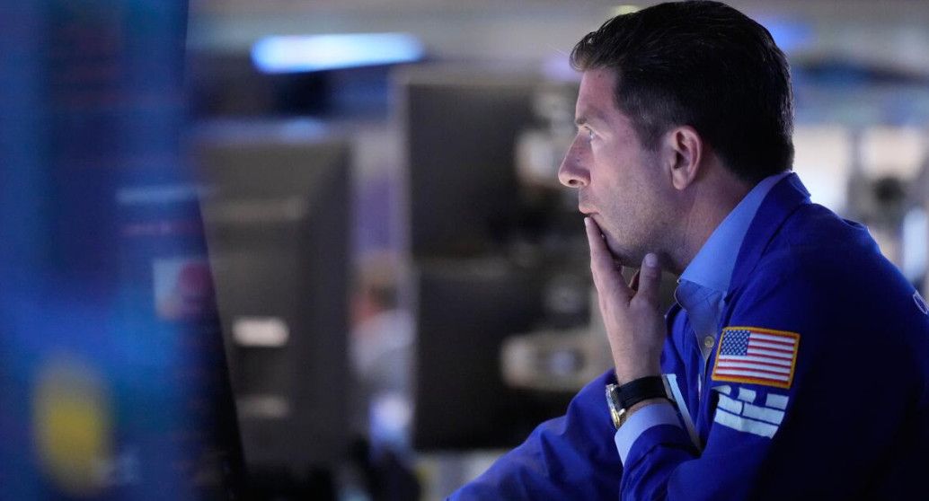 S&P 500 lập đỉnh lịch sử nhưng nhà đầu tư vẫn bi quan: Điều gì đang thực sự diễn ra?