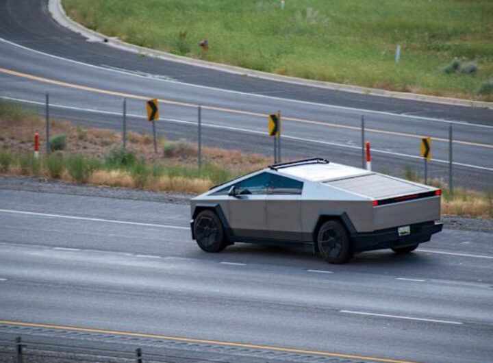 Tesla Lao Dốc: Nhà Đầu Tư Săn Đáy Ồ Ạt Bắt Đáy – Cơ Hội Hay “Bẫy Tăng Giá”?