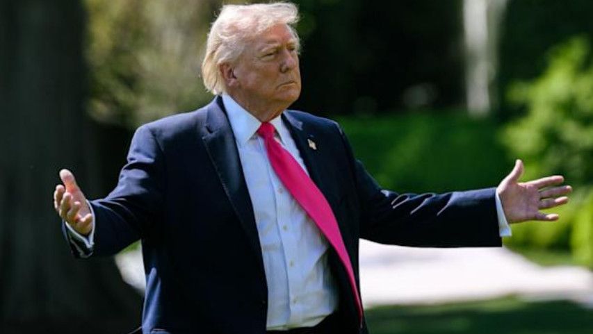 Trump gây tranh cãi: Gọi doanh nghiệp đòi hoàn thuế là kẻ thù, nhưng lại ca ngợi Apple và Amazon