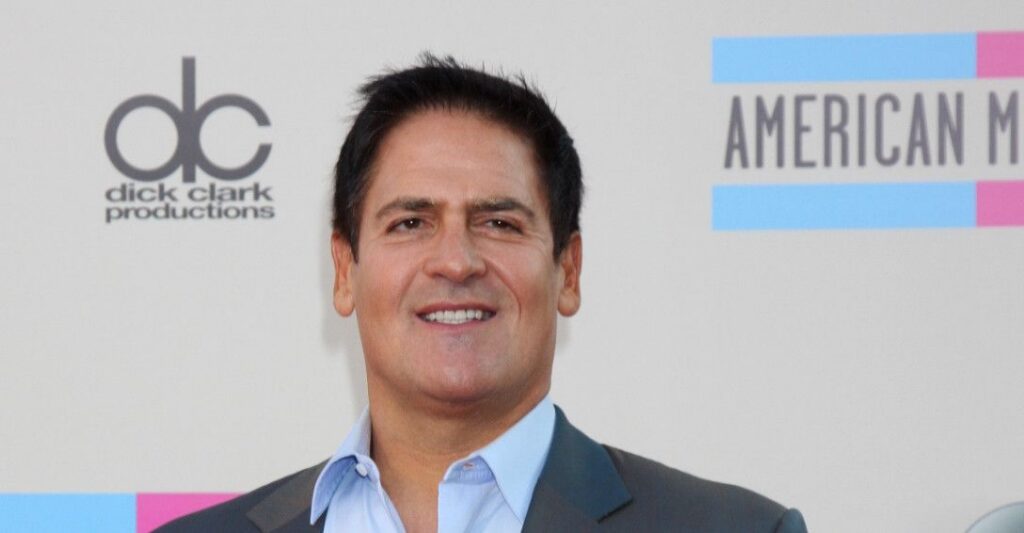 Tỷ phú Mark Cuban tiết lộ bí quyết làm giàu: Bắt đầu từ tiền mặt, không phải đầu tư mạo hiểm