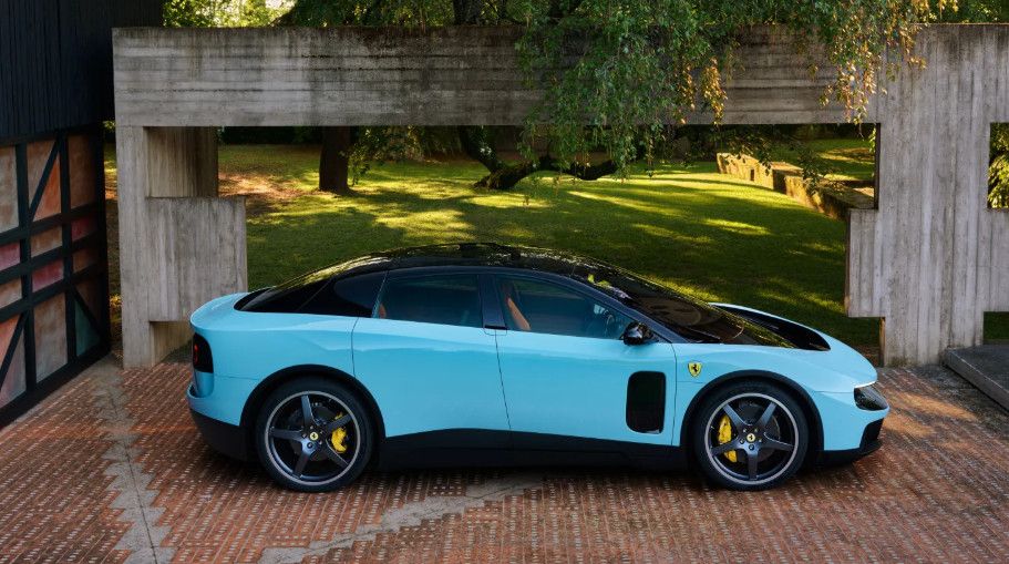 Ferrari gây chấn động với siêu xe điện Luce: Cổ phiếu lao dốc sau màn ra mắt lịch sử