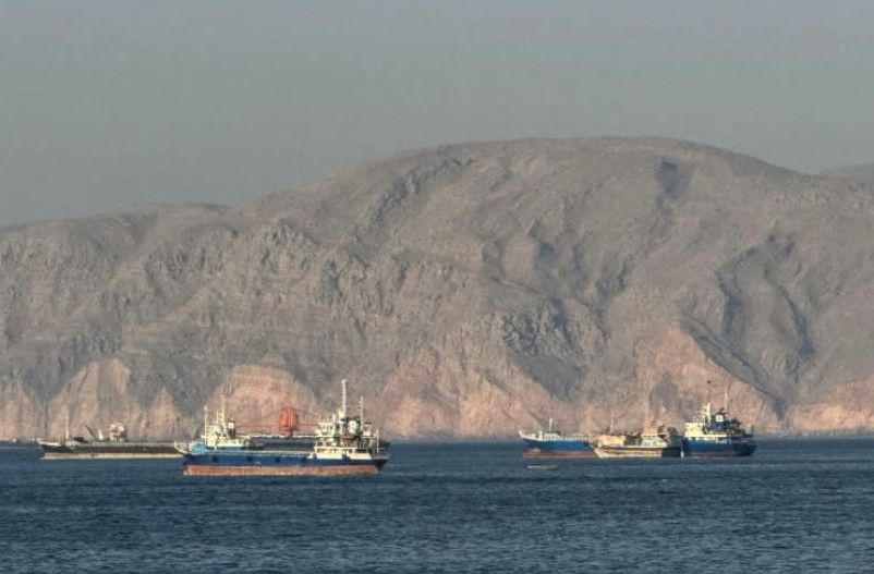 Giá Dầu Lao Dốc Dưới 100 USD: Hy Vọng Mỹ - Iran Đạt Thỏa Thuận Khiến Thị Trường Toàn Cầu Bùng Nổ