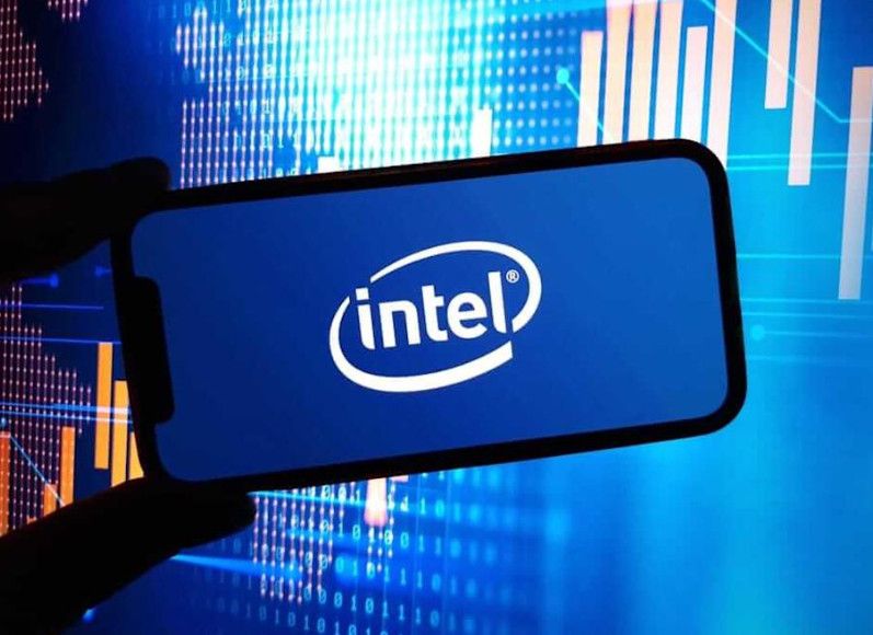 Intel tăng gần 500%: Cuộc hồi sinh lịch sử hay bong bóng mới của Phố Wall?