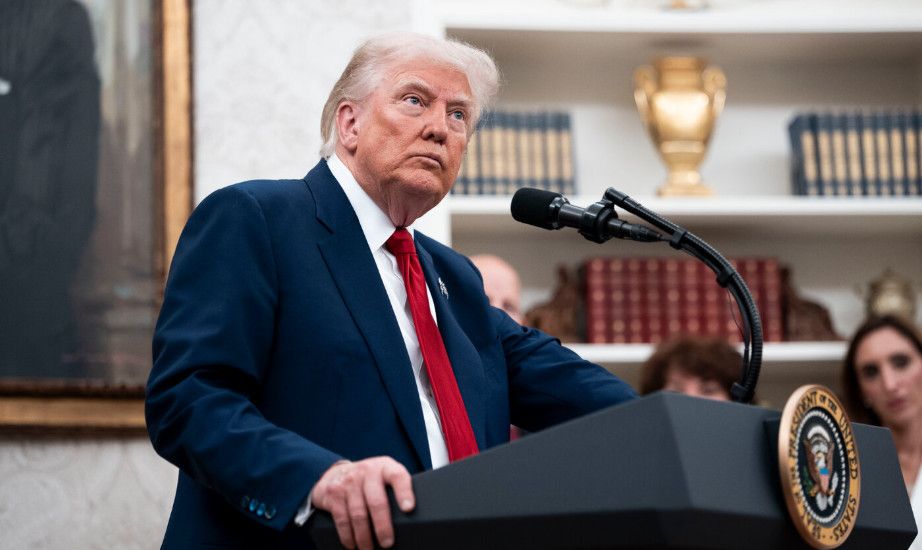 Tòa Phúc Thẩm Tạm Dừng Phán Quyết Chống Thuế Quan Của Trump: Cuộc Chiến Pháp Lý Hàng Trăm Tỷ USD Tiếp Tục Leo Thang