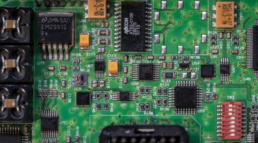 Khủng Hoảng Nguồn Cung Nhựa Toàn Cầu: Giá iPhone, Laptop Và Thiết Bị AI Có Thể Tăng Mạnh Cuối Năm 2026